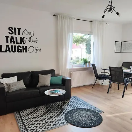 W Sasiedztwie Lasu 1800m Od Morza